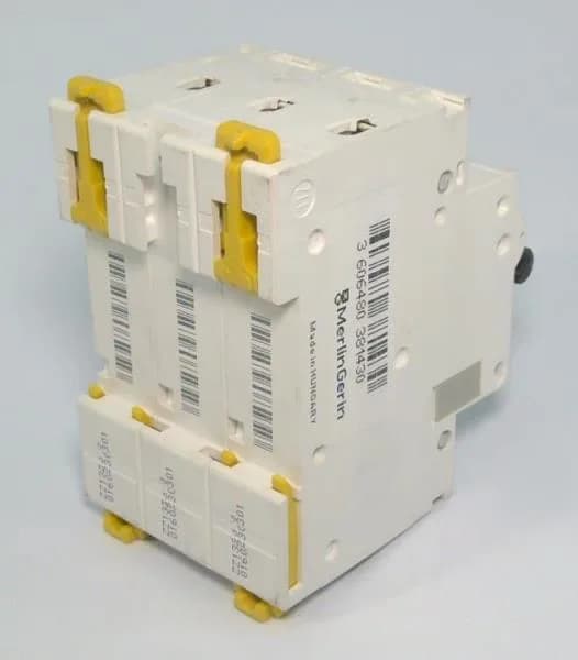 Schneider Electric A9N21045 (image 2)