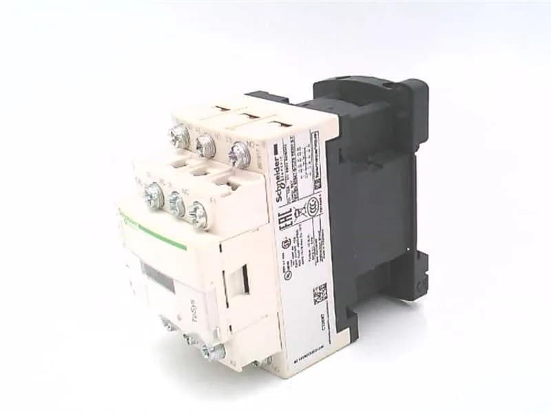 Schneider Electric CAD326M7 (image 3)