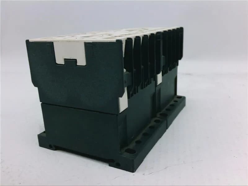 Schneider Electric LC2K0901L7 (image 3)