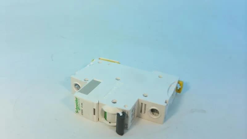 Schneider Electric A9F84103 (image 2)