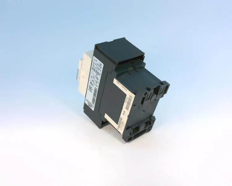 Schneider Electric LC1D383BL (image 3)