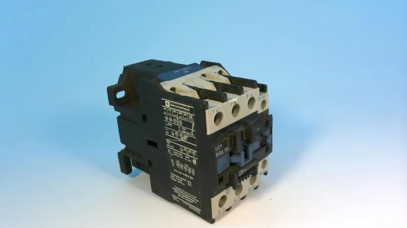 Schneider Electric LC1D3210B5 (image 2)