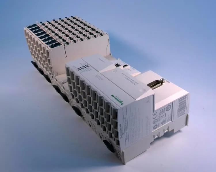 Schneider Electric TM258LF42DR (image 5)