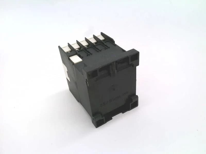 Schneider Electric LC1K0610B72 (image 2)