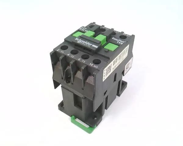 Schneider Electric LC1E1210M5 (image 3)