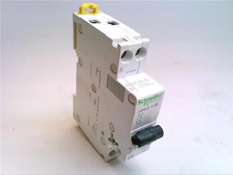 Schneider Electric A9N21555 (image 3)
