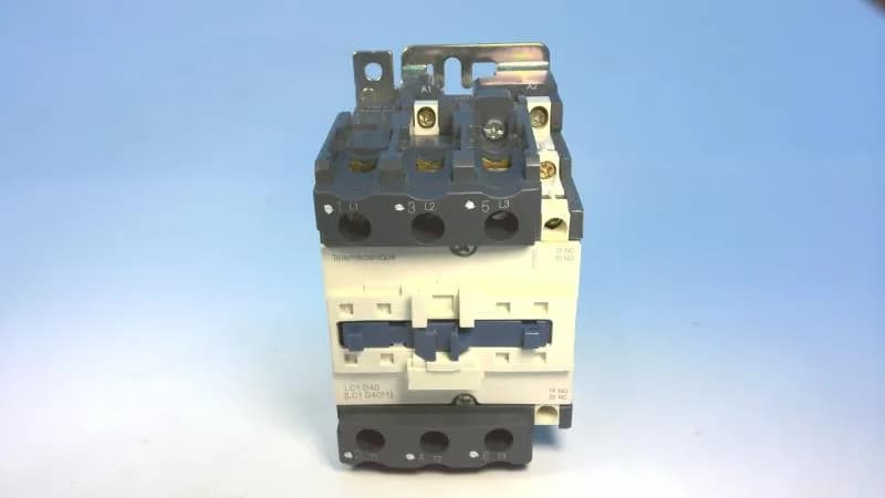 Schneider Electric LC1D40K7 (image 4)