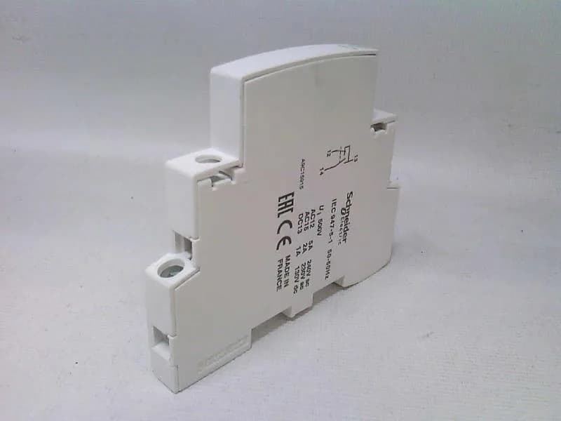 Schneider Electric A9C15915 (image 2)