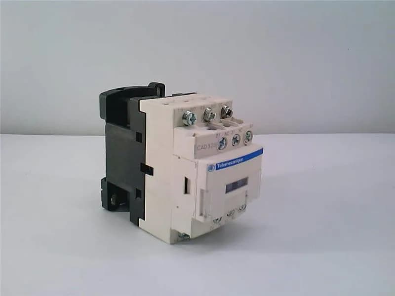 Schneider Electric CAD326E7 (image 4)