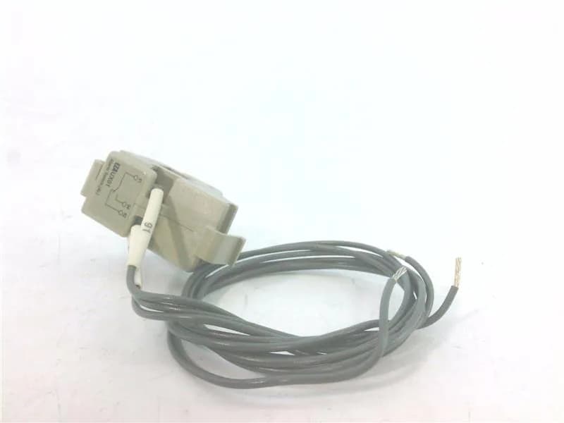 Schneider Electric EZAUX01 (image 3)