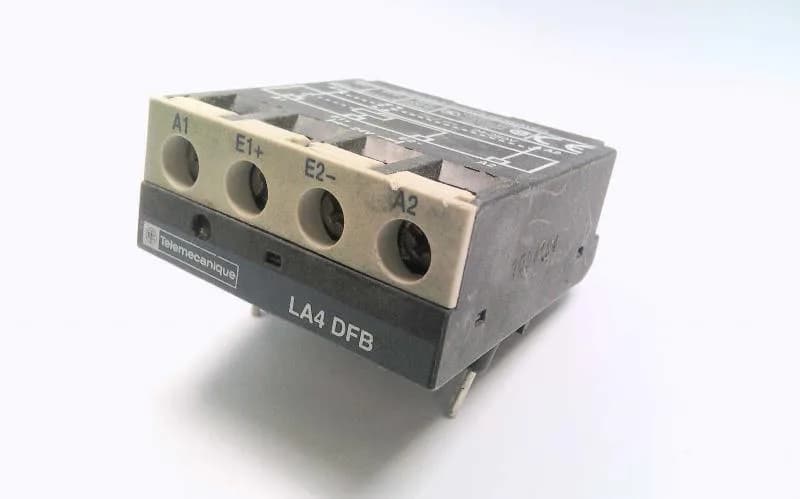 Schneider Electric LA4DFB (image 4)