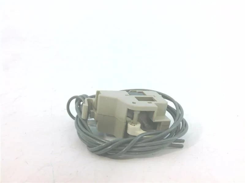Schneider Electric EZAUX10 (image 2)