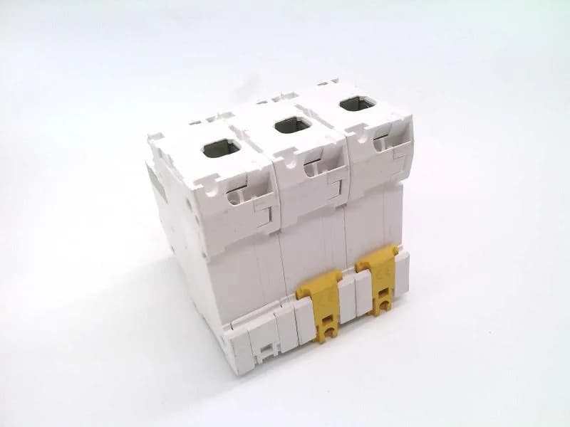 Schneider Electric A9N18426 (image 5)
