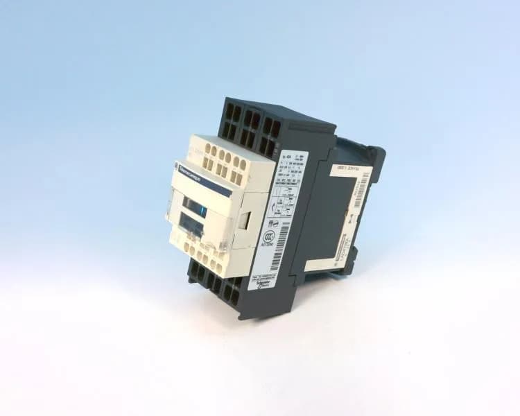 Schneider Electric LC1D383BL (image 2)