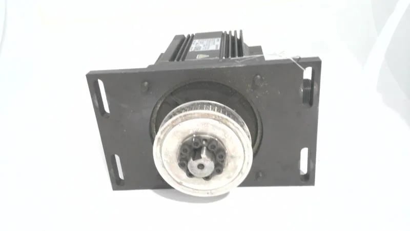 Omron R88M-K90010T-BS2 — Servo Motors