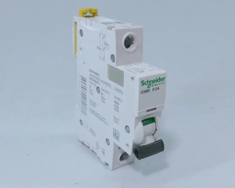 Schneider Electric A9F85104